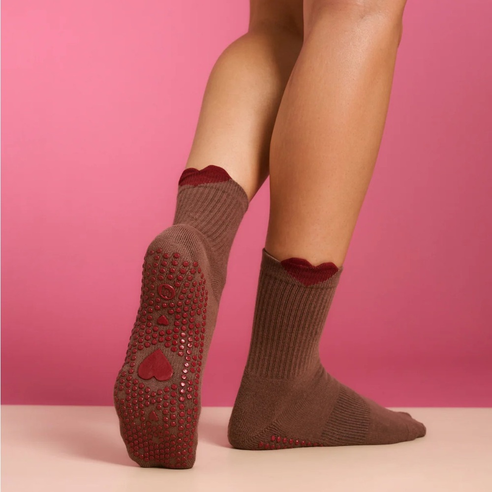 MoveActive Crew Non Slip Grip Socks - Heartfelt NWT